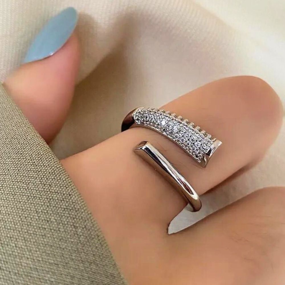 The Modern Bypass Ring with cubic zirconia in silver